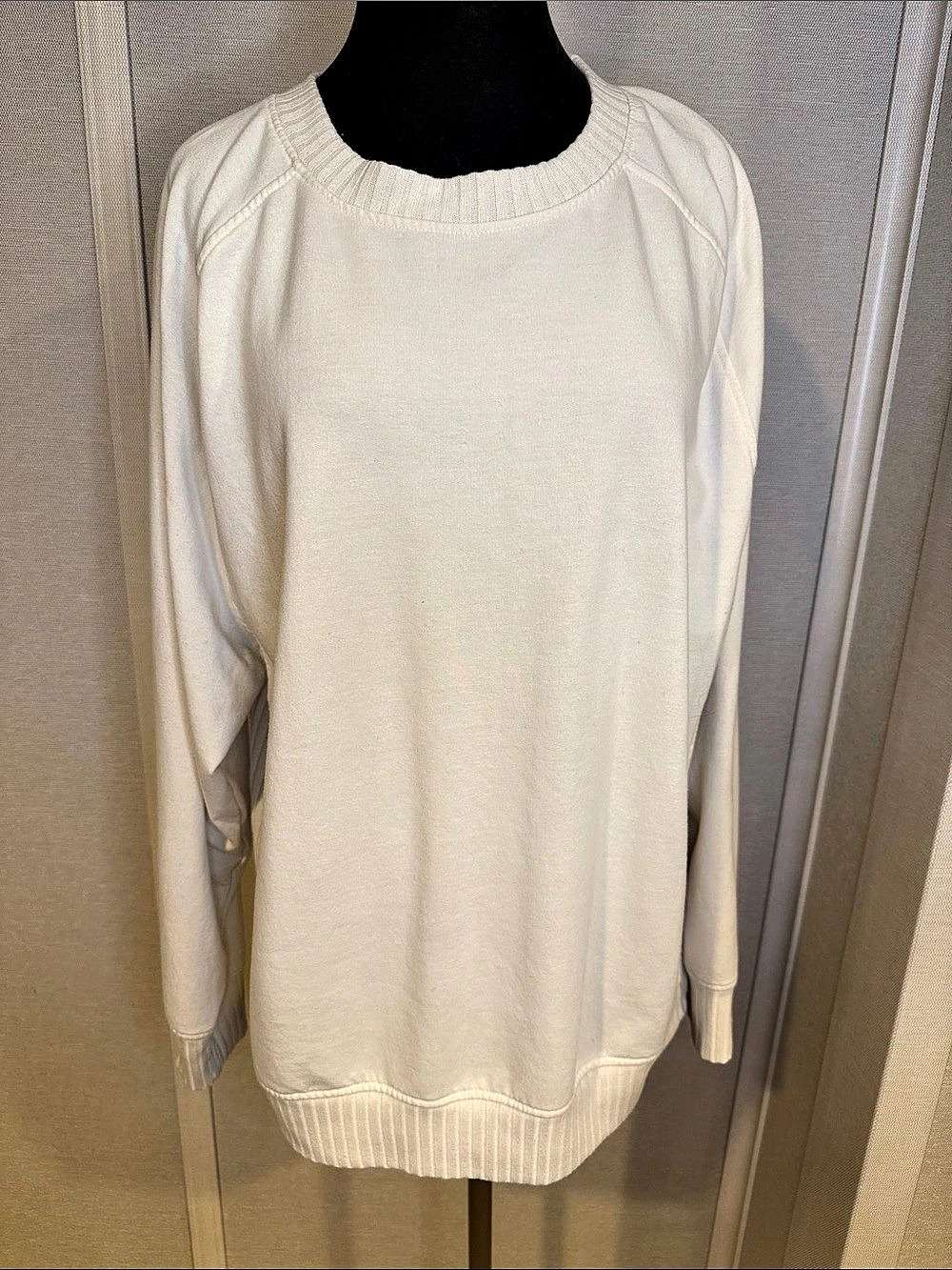 JOCKEY Cream Sweatshirt Size Large